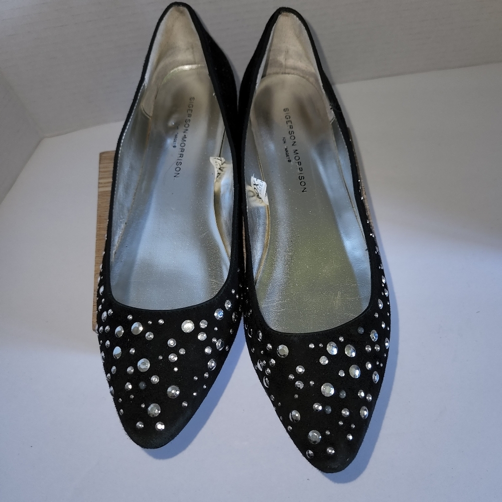 Black Flats with adorned bedazzle Sz 7